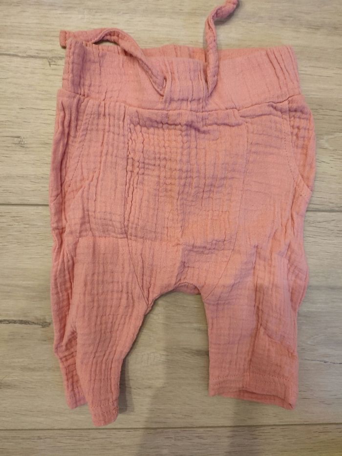 Lot pantalons fille 3 mois - photo numéro 2