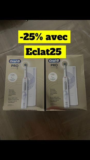 Deux brosses à dents pro 3 avec étui de rangement