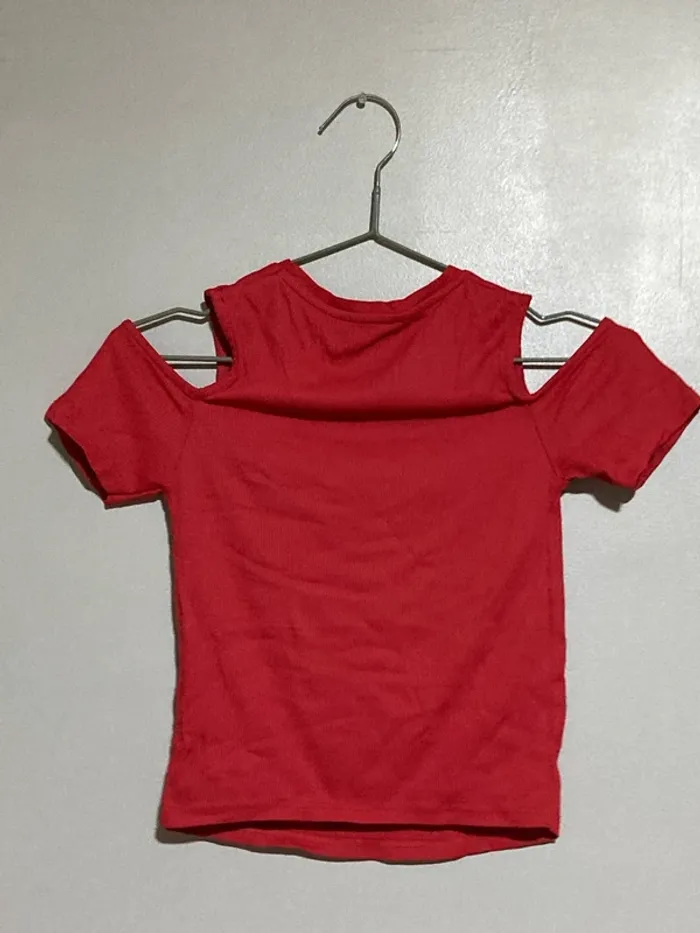 Top court épaules dénudés - photo numéro 3