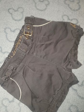 Short fille