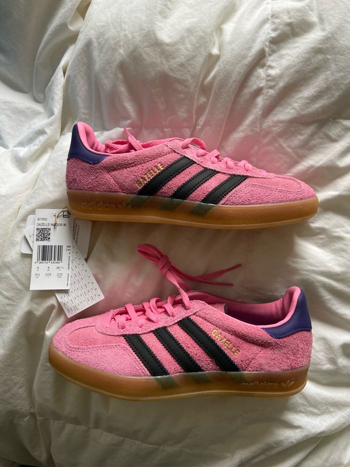 gazelle rose et noir