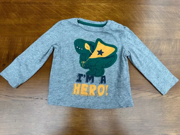 T-shirt manche longue gris et vert 9 mois - photo numéro 2