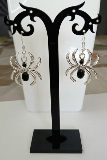 Boucles d'oreilles araignée strass noirs
