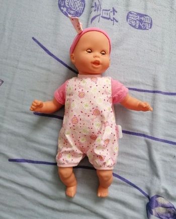 Mon premier poupon Corolle Bébé câlin Bisou et mélodies