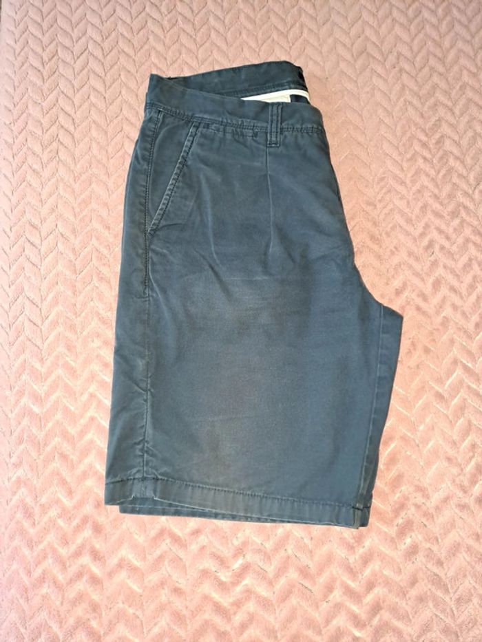 Short homme tex 42 bleu légèrement décoloré - photo numéro 6