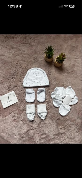 Lot naissance bonnet + 5 paires moufles 0 mois 🤍 indispensables maternité