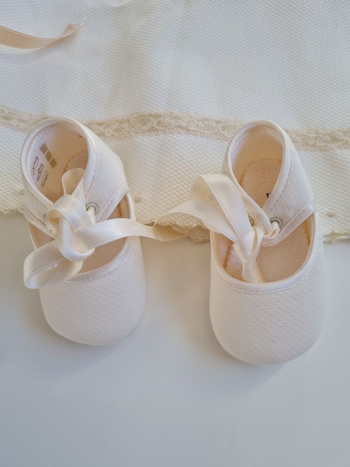 Superbe tenue de baptême crême - photo numéro 2