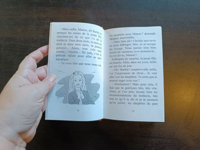 Livre BARBIE AU PARC AQUATIQUE - photo numéro 5