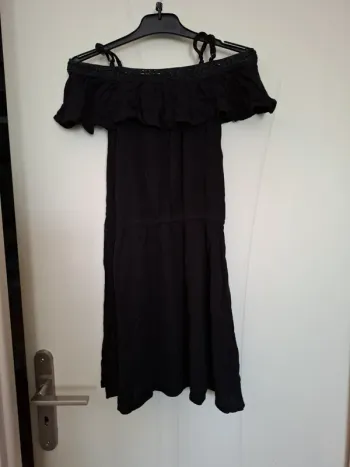 Robe noire légère