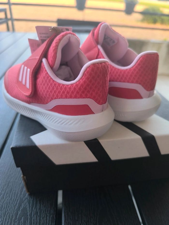Basket adidas fille, taille 26 , scratch, neuve , idée cadeau - photo numéro 5