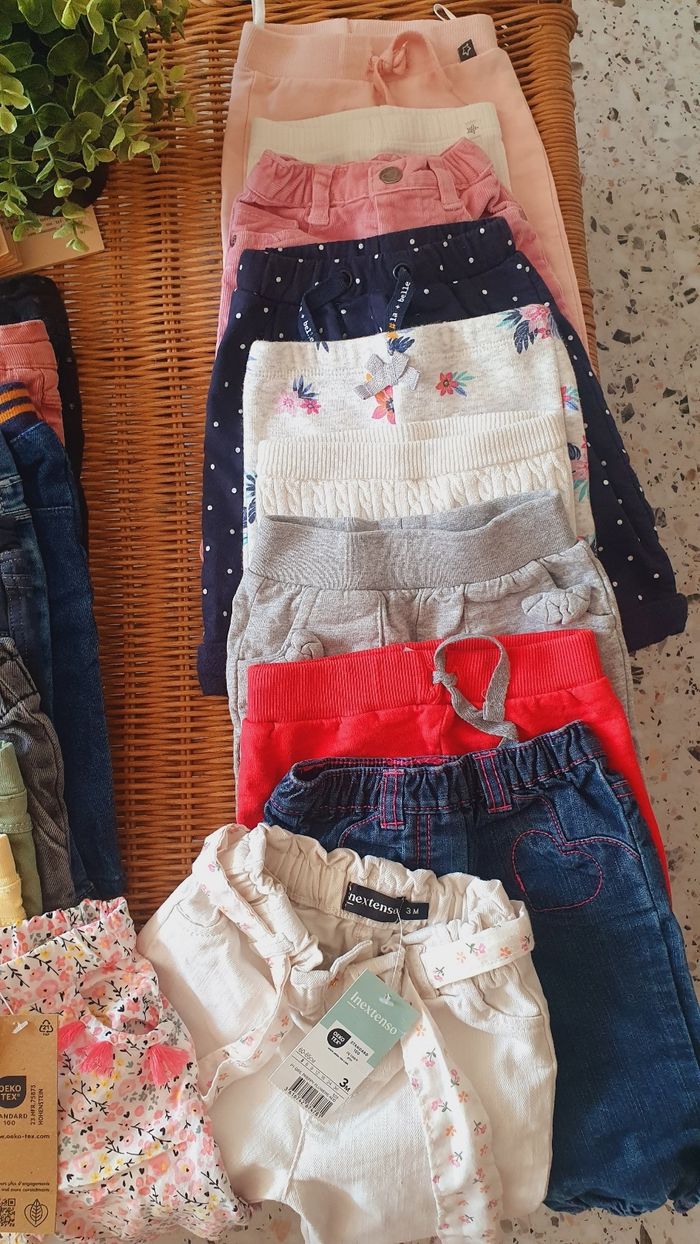 Pantalon 3 mois fille très bon état - photo numéro 3