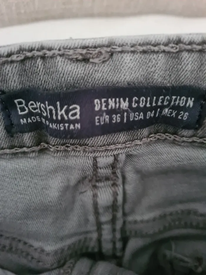 Jeans gris à trous Bershka Taille 36 - photo numéro 4