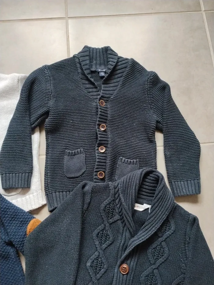 4 gilets 3 ans - photo numéro 3