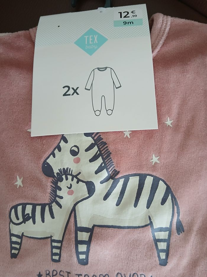 lot de deux pyjamas fille zebre en velours 9 mois - photo numéro 5