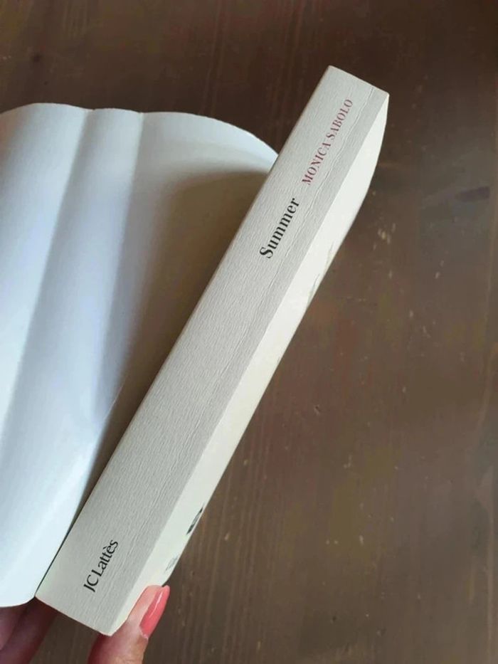 Livre Summer - broché / grand format - photo numéro 3