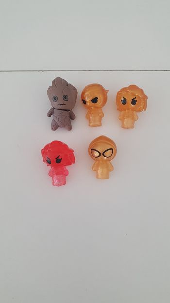 5 personnages Marvel