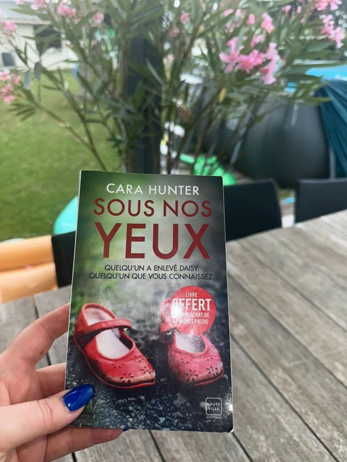 Livre sous nos yeux Cara Hunter