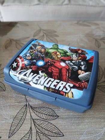 Boîte à goûter AVENGERS
