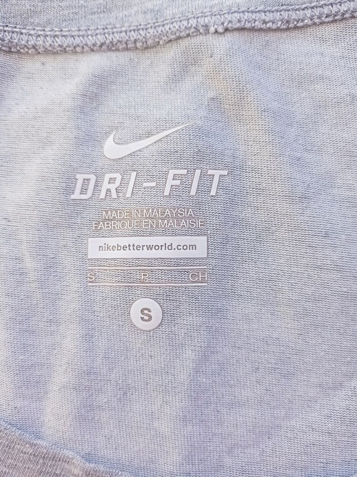 T-SHIRT NIKE Femme. - photo numéro 2