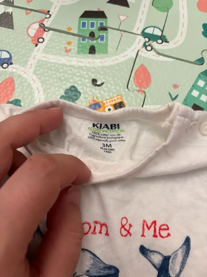 Ensemble t shirt Kiabi et short sans marques 3 mois - photo numéro 3