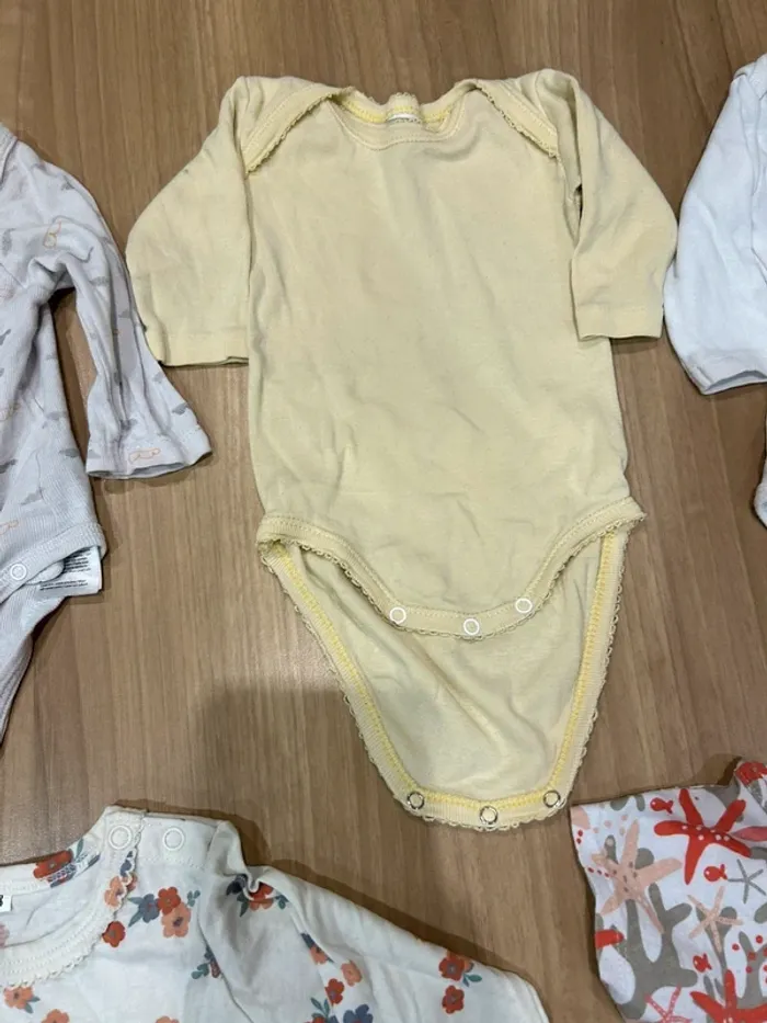 Lot bébé fille 6 mois - photo numéro 8