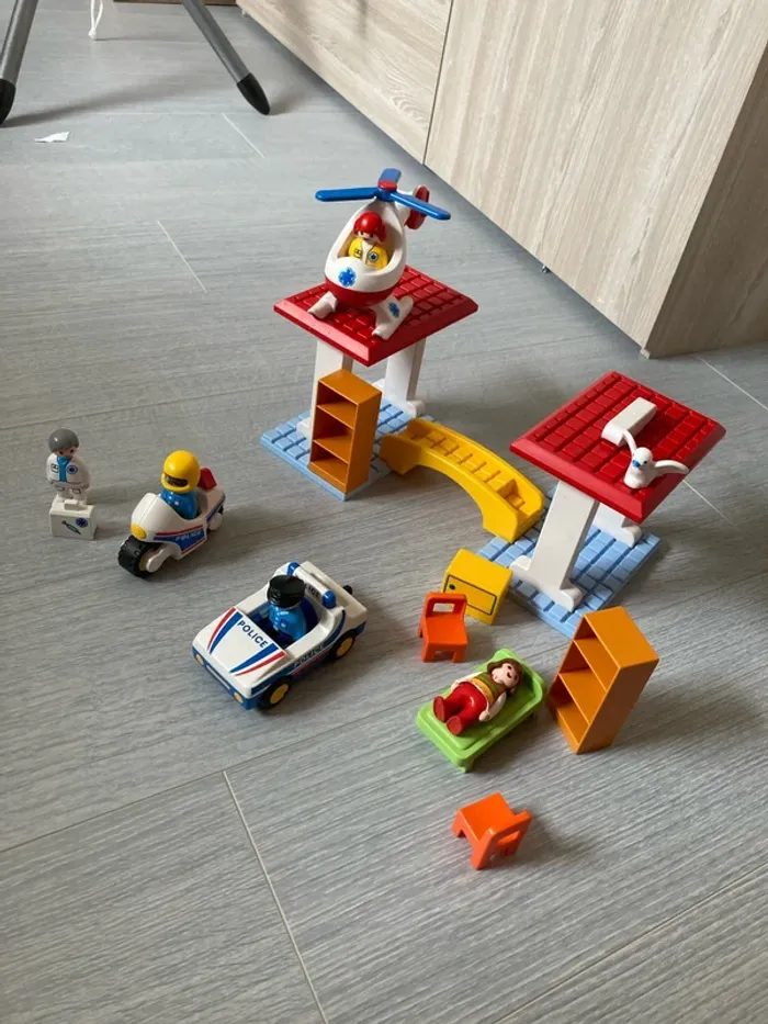 Playmobil 1.2.3 coffret Hopital avec secouriste et policier 5046 - photo numéro 5