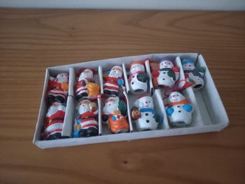Boîte 11 figurines noël
