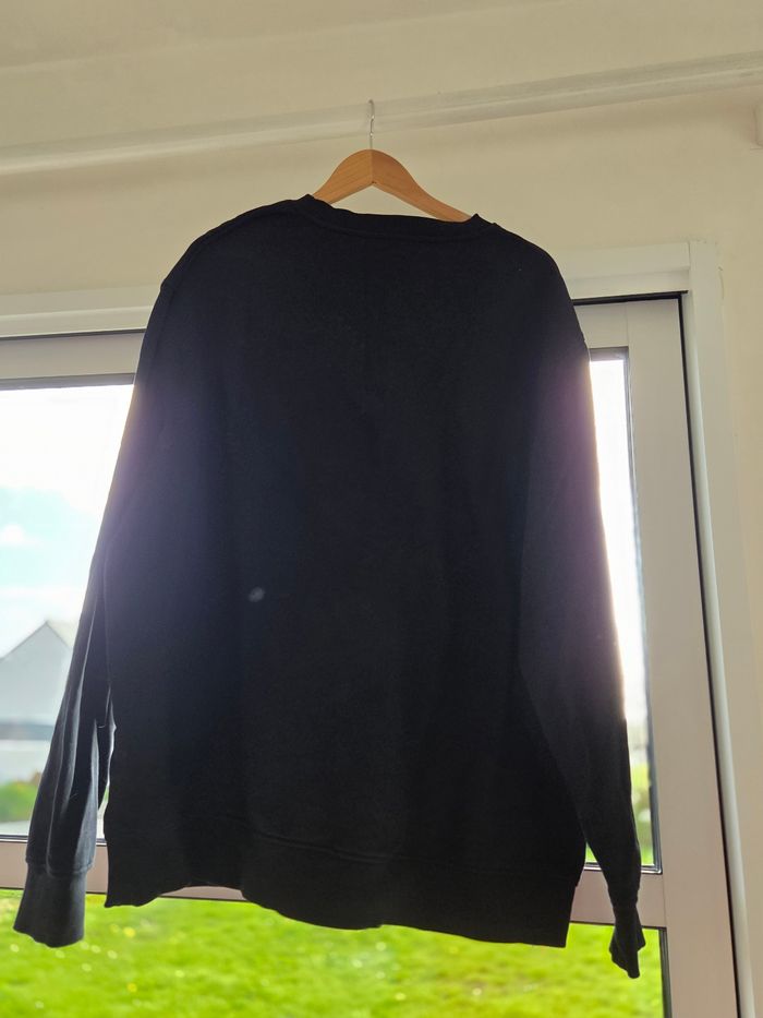 Pull noir - photo numéro 2