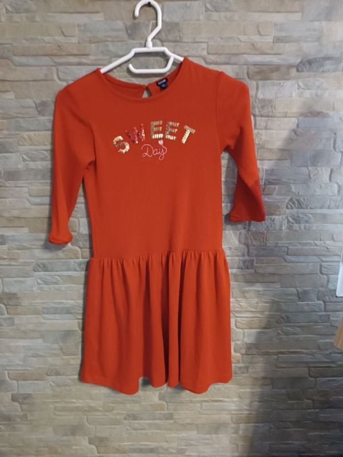 Robe rouge à sequins Kiabi 10A