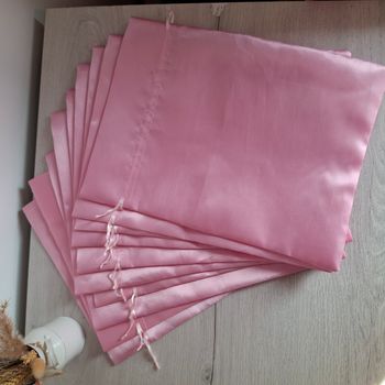 Lots de 10 pochons XL roses en satin (26×35cm )avec lacets - Neufs - Voyage - Cadeaux - Boutique