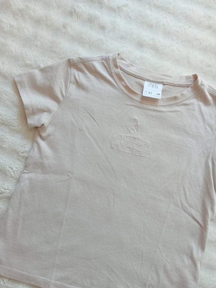 Tshirt 6ans Zara 🤍🩶 - photo numéro 2
