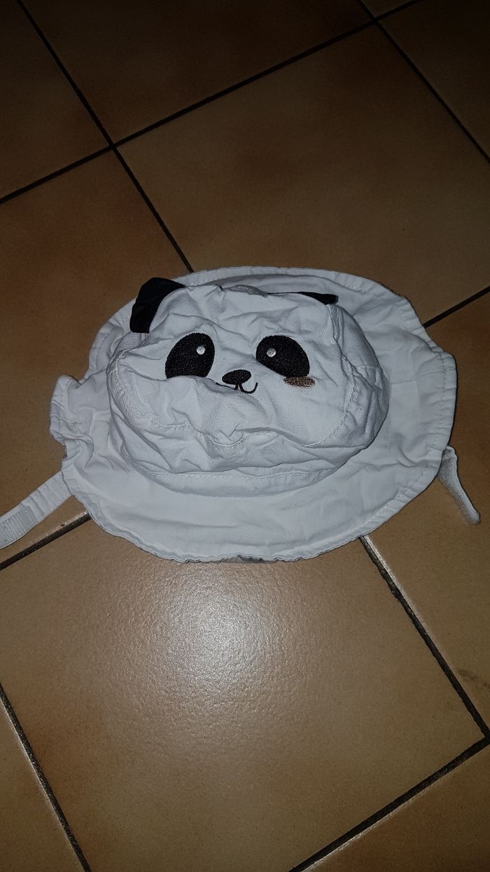 Chapeau blanc panda