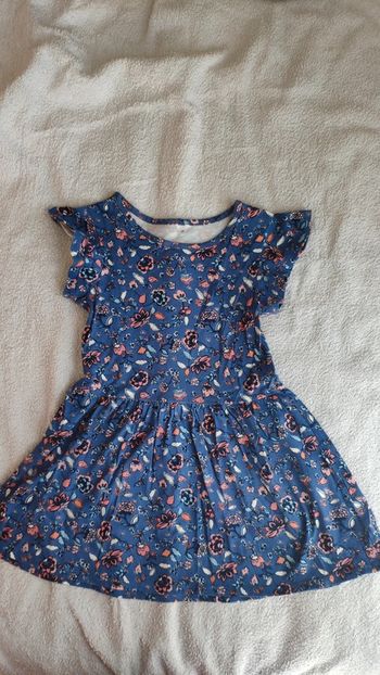 Robe sans manche sans marque 4 ans