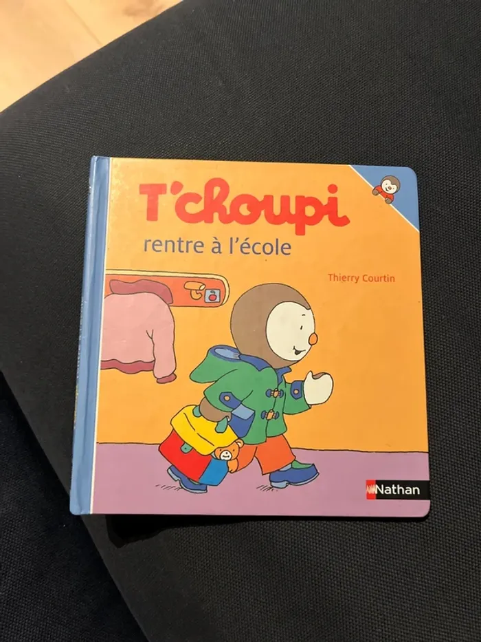 Livre pour enfants tchoupi rentre à l école