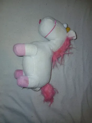 Peluche licorne moi moche et méchant