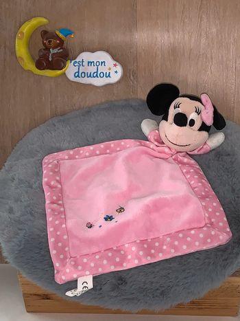 DY16 doudou minnie disney