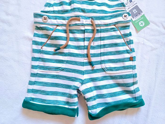 Ensemble salopette short neuve 24 mois - photo numéro 4