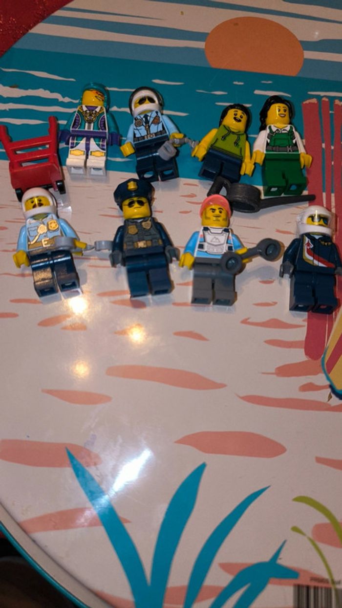 Lot de 8 figurines lego city