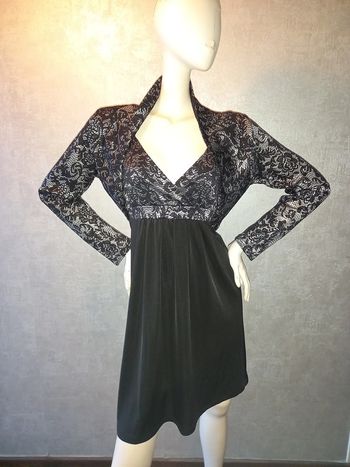 robe argenté et noire dentelle avec boléro assorti taille 42