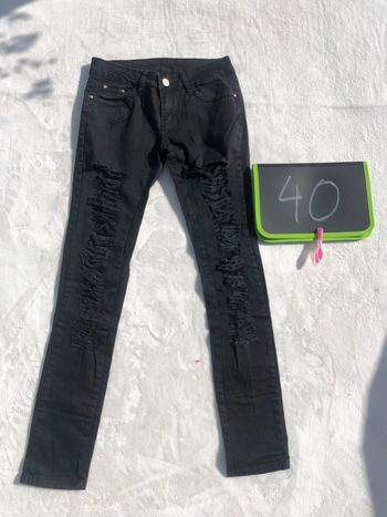 Beau pantalon effet déchiré noir t 38