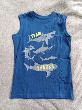 Débardeur bleu -motif requins
