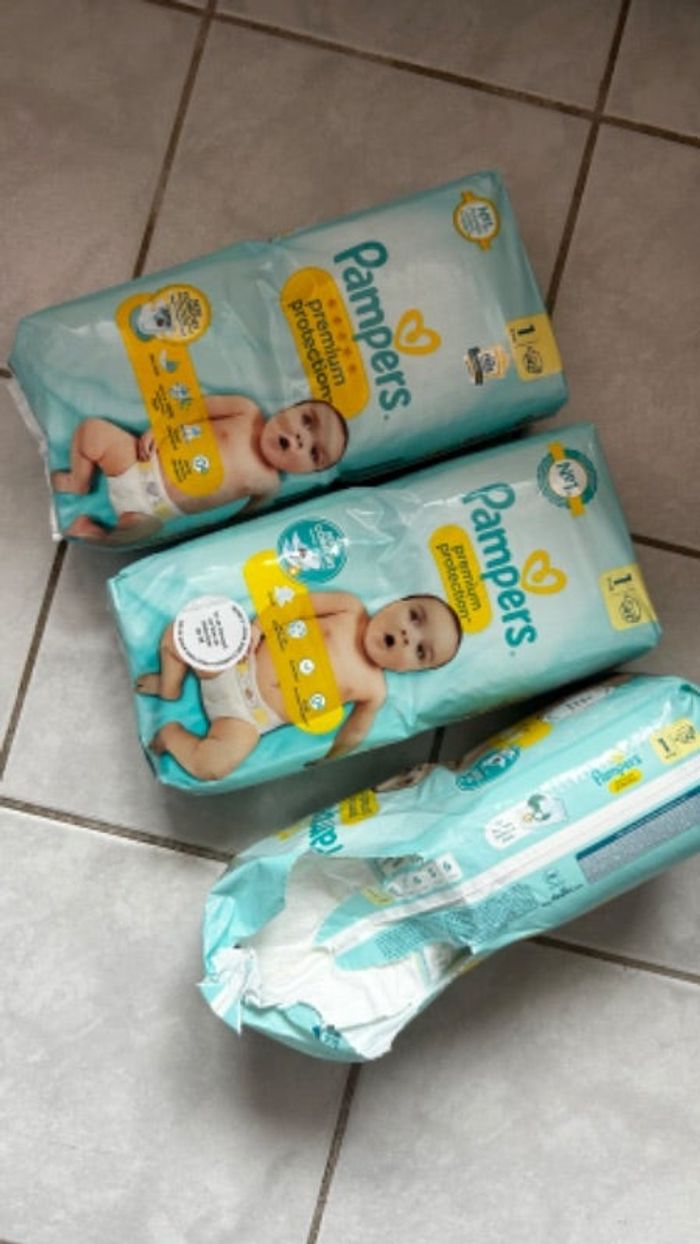COUCHES PAMPERS TAILLE 1 et 2