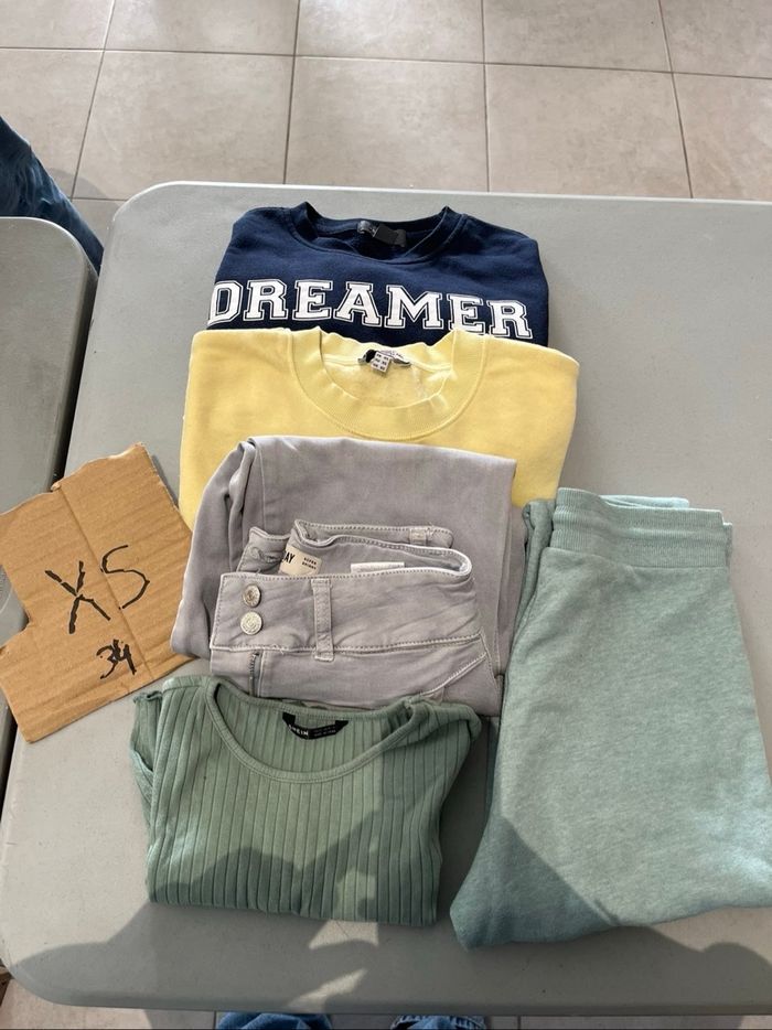 Lot de vêtements fille/ femme  XS