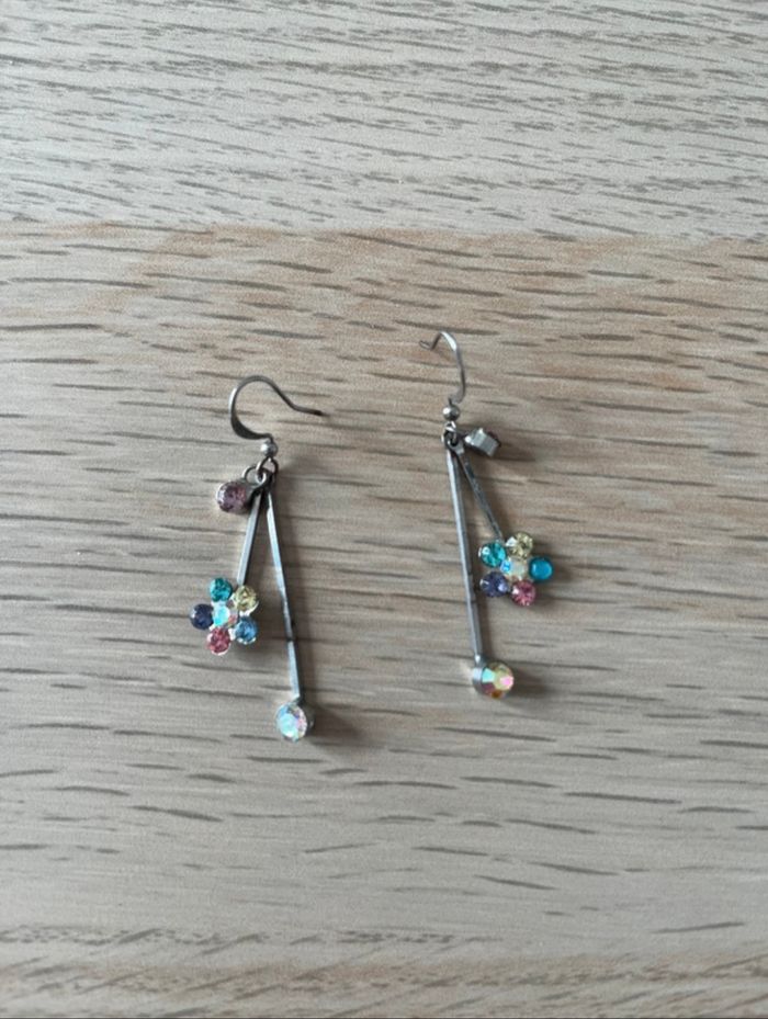 Boucles d'oreilles pendantes fleurs - photo numéro 2