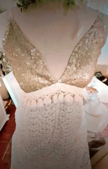 Robe bohème dentelle beige/écru sequins dorés Taille S/M Neuve