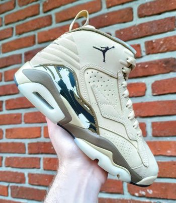 Baskets Jordan MVP beige pointure 37.5 neuves sans boîte