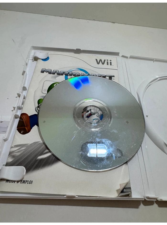 Mario Kart Wii Nintendo Wii + Volant Officiel - photo numéro 5