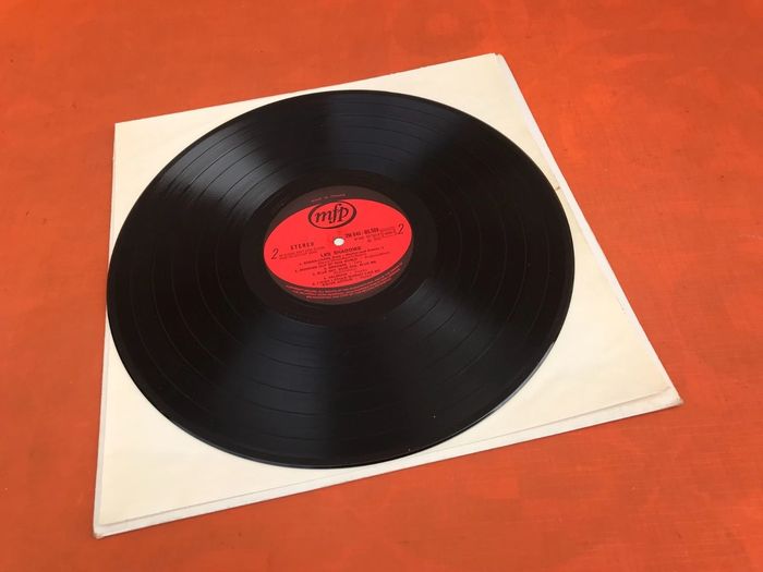Vinyle 33 tours The  Shadows Walkin' (1972) MFP Music For Pleasure 2M046-05589 - photo numéro 2