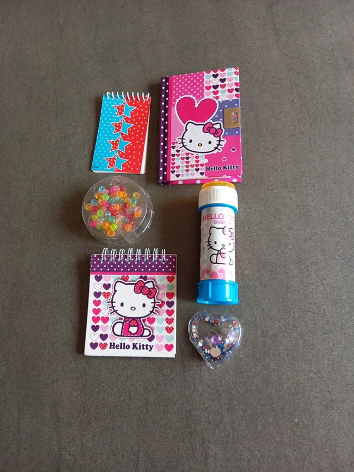 Boîte Hello Kitty et accessoires - photo numéro 6