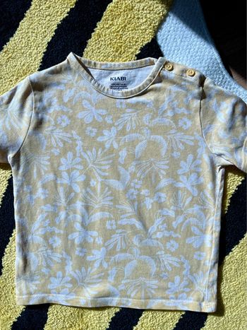 T-shirt à fleur jaune manche courte